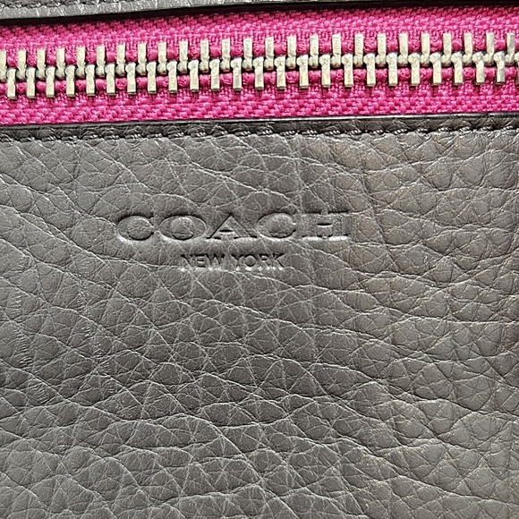 ⭐️ Super Hot and 🔥RARE🔥 Coach Legacy Candace Tote ⭐️ - Picture 4 of 10